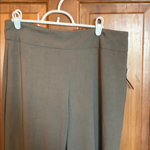 Dress pants, straight leg - Picture 2 of 9